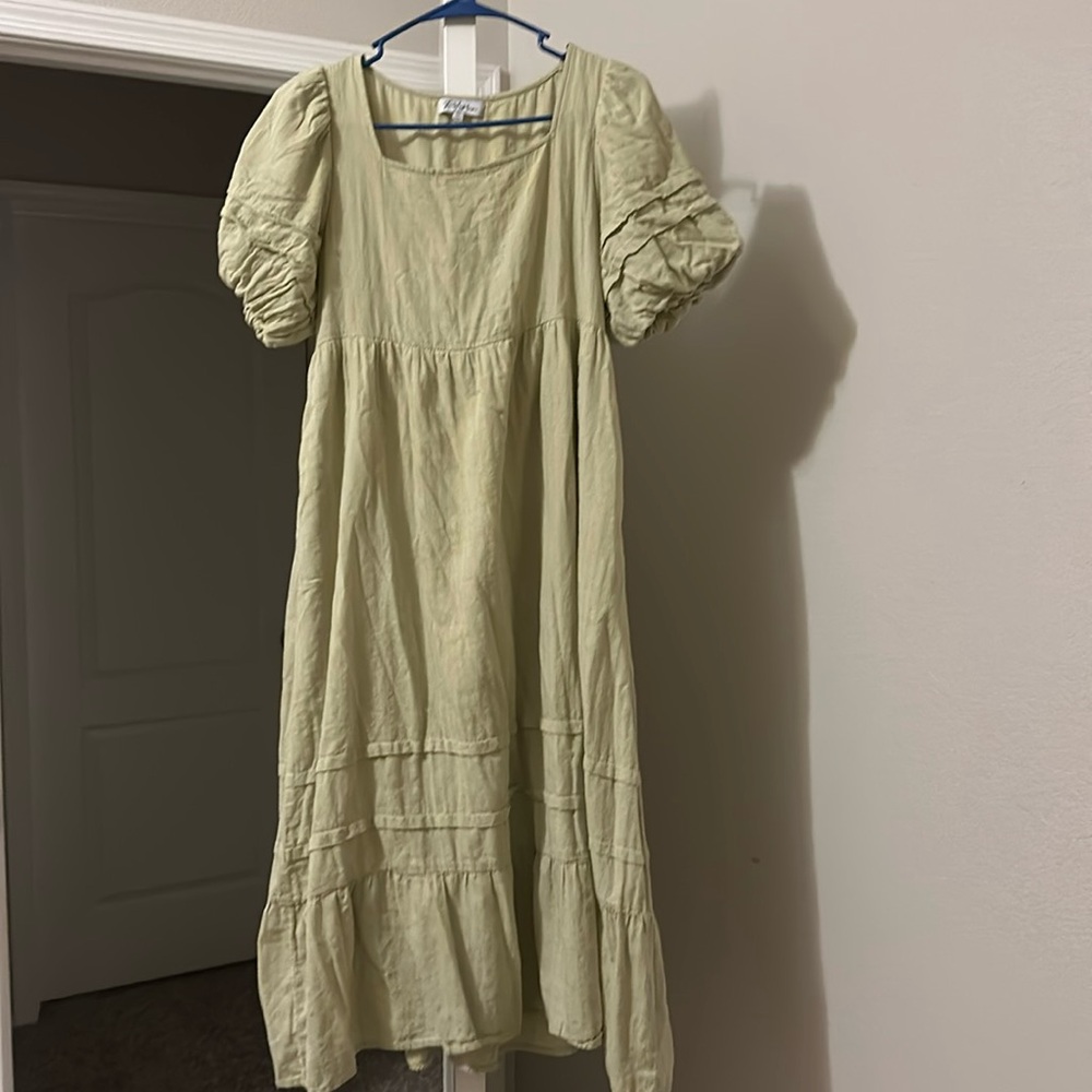 Light green dress